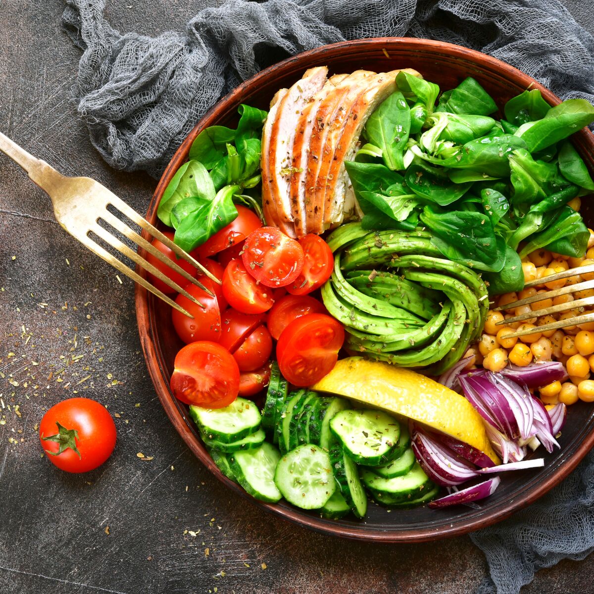 minceur-les-10-salades-les-plus-caloriques